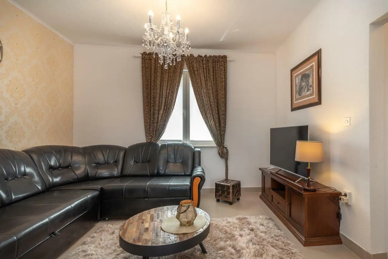 Villa Insula Ventum Trogir 0*,  Croatia