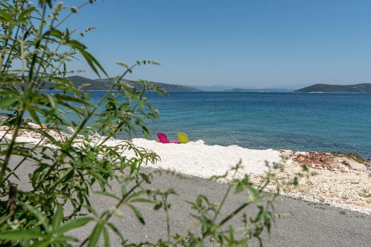 Villa Insula Ventum Traù 0*,  Croazia